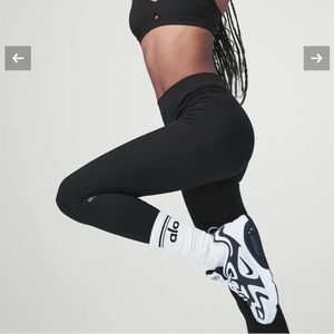 Alo yoga throwback crew socks UNISEX